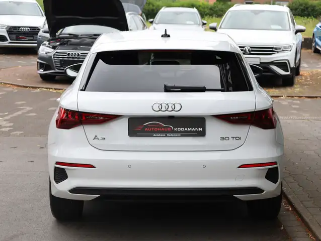 Audi A3 view 9