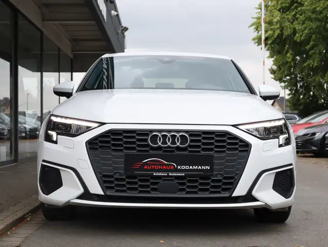 Audi A3 view 4