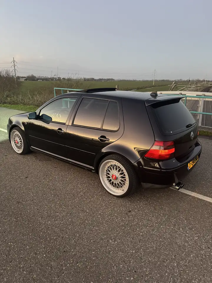 Volkswagen Golf 1.8-5V Turbo GTI, foto 4