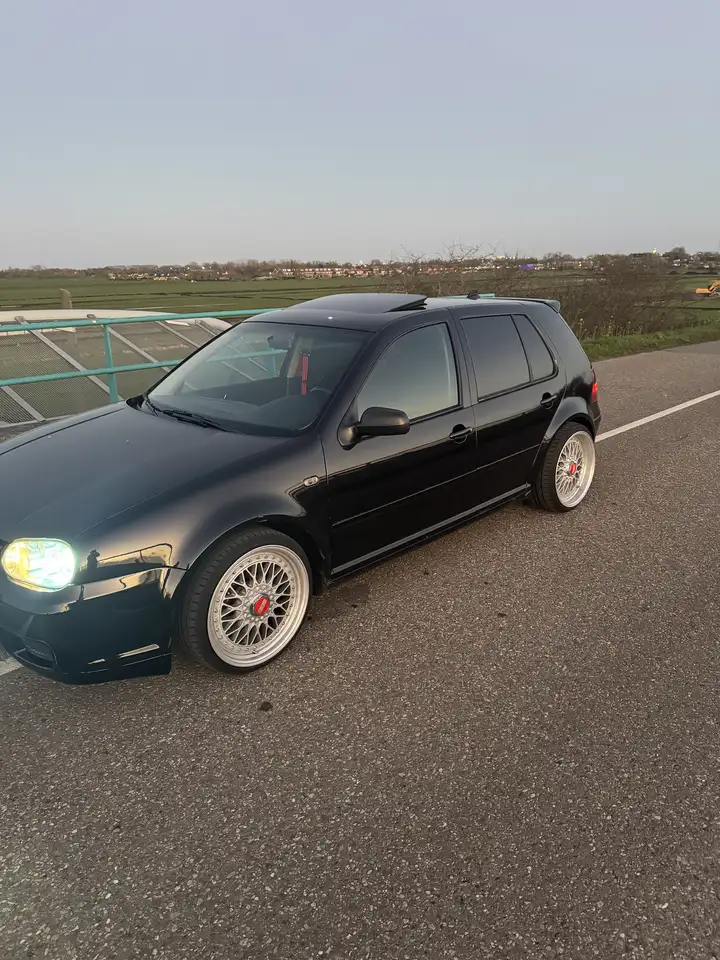 Volkswagen Golf 1.8-5V Turbo GTI, foto 2