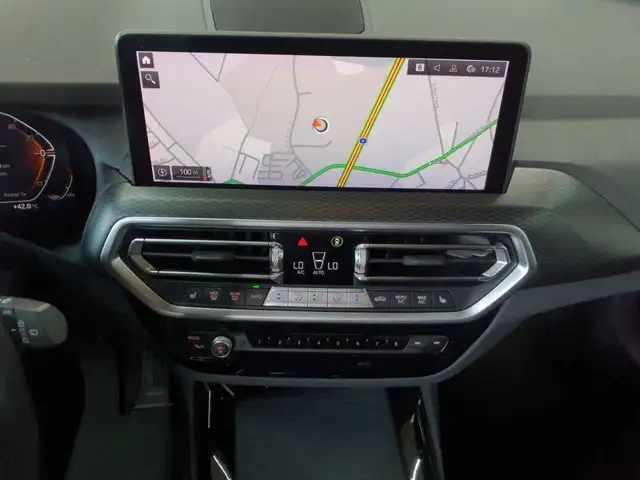 BMW X3 view 6