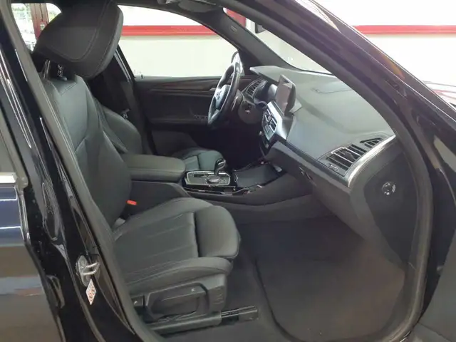 BMW X3 view 13