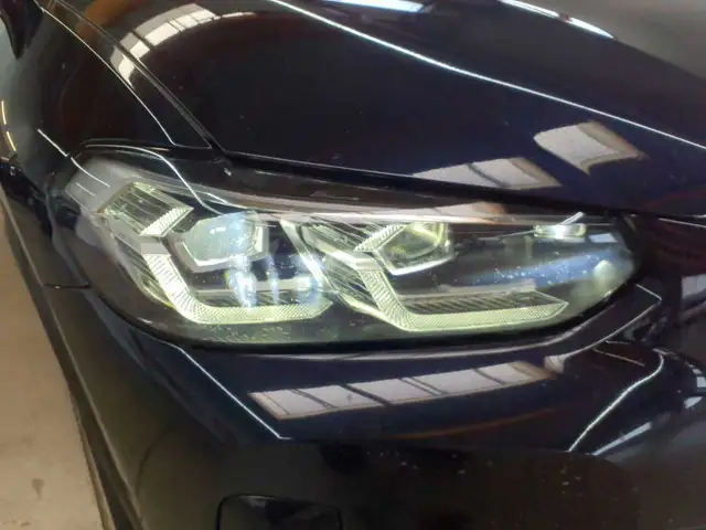 BMW X3 view 16