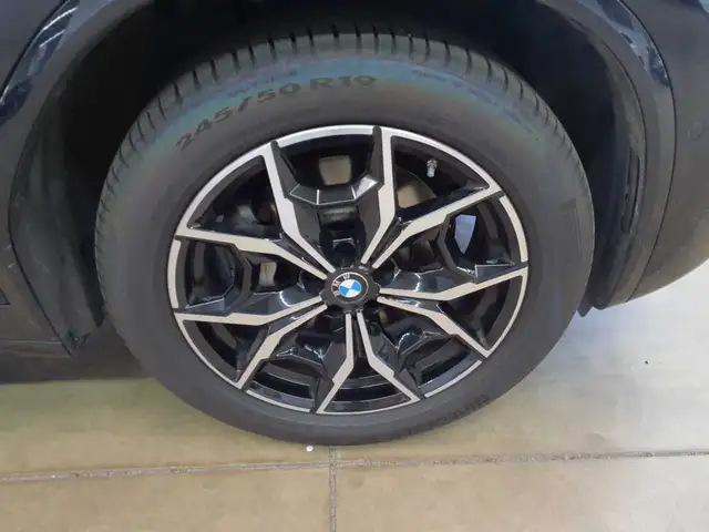 BMW X3 view 15