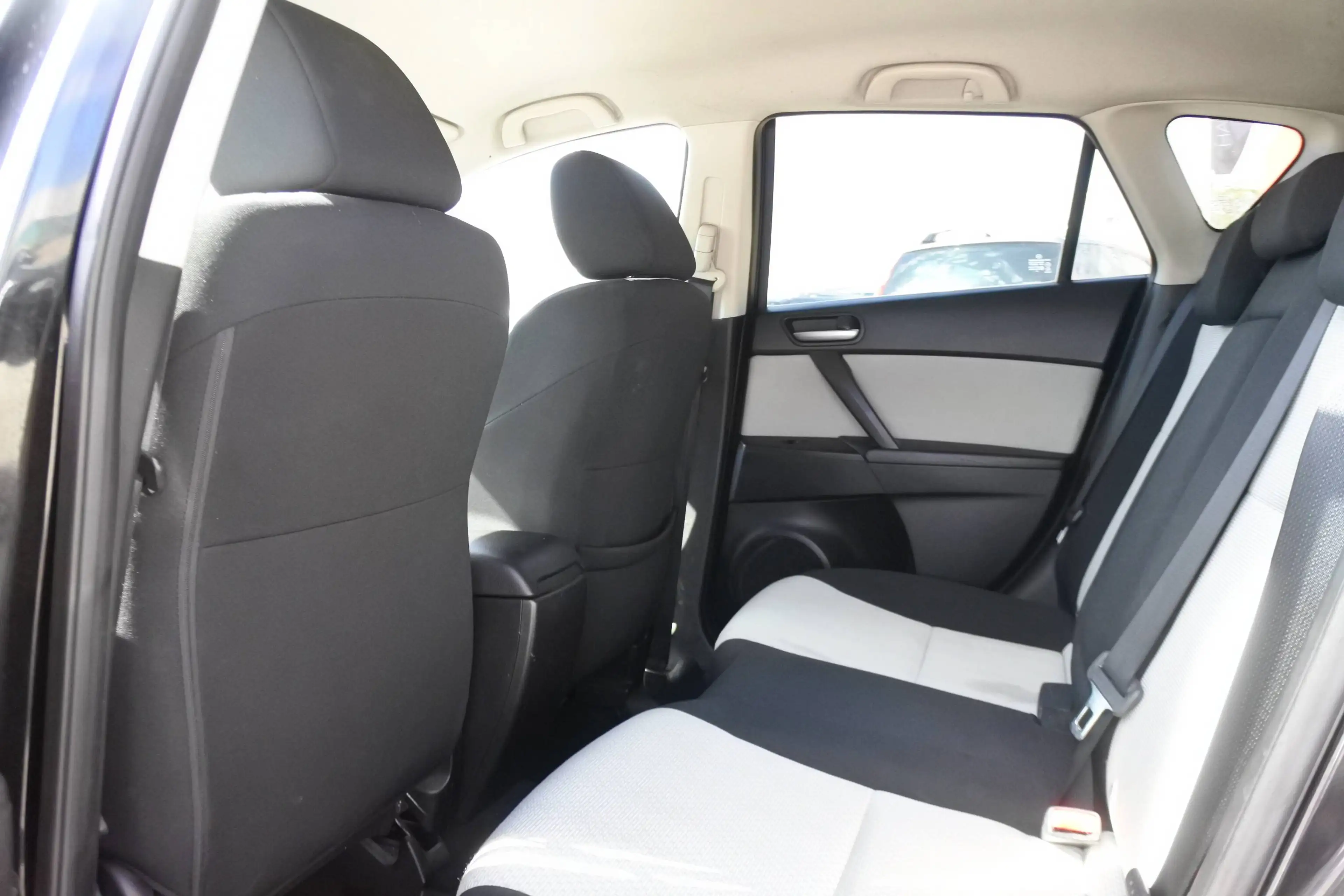 Mazda 3 2.0 Automatik/ PICKERL 11/2027 — photo 15