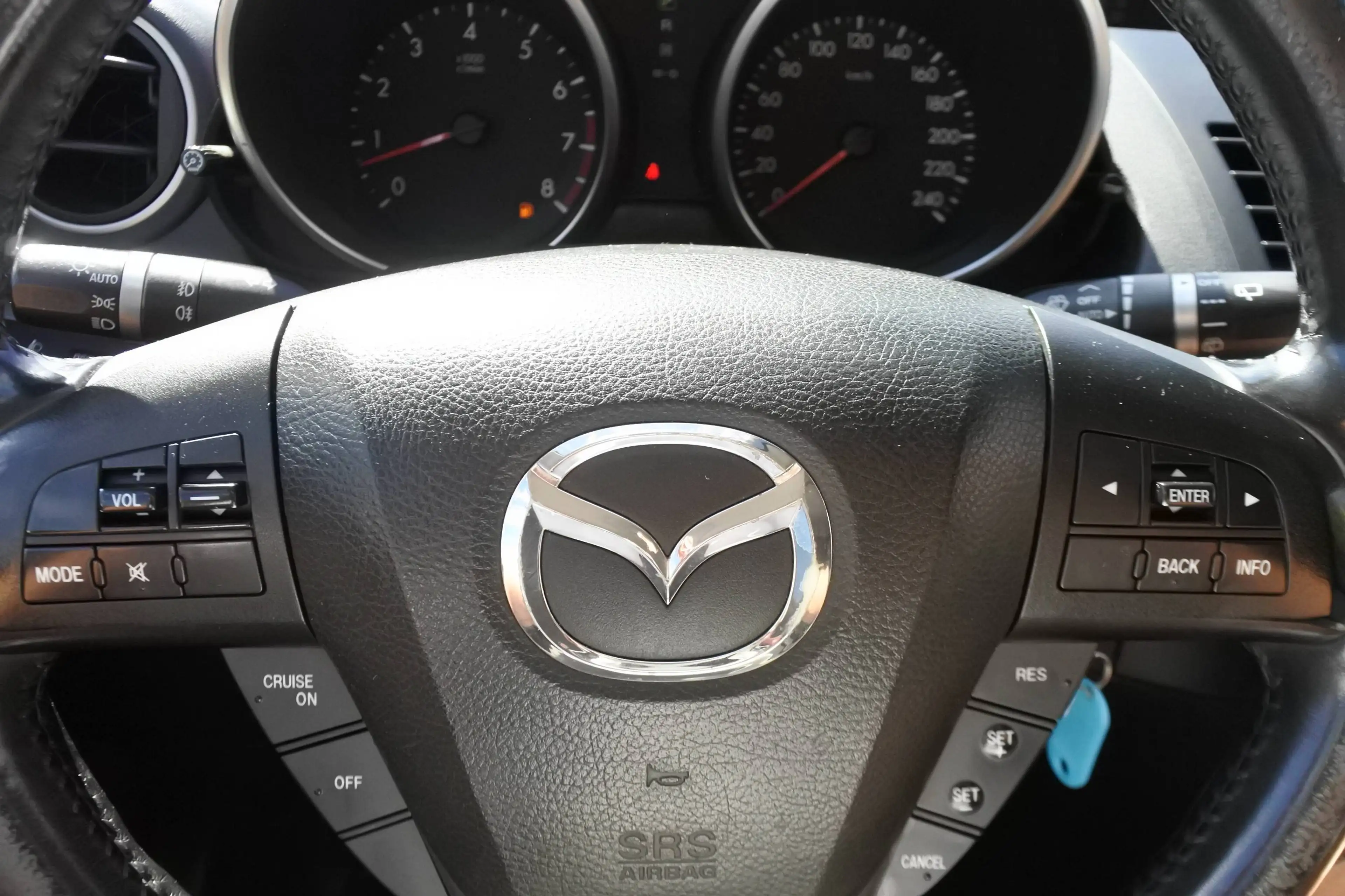 Mazda 3 2.0 Automatik/ PICKERL 11/2027 — photo 12