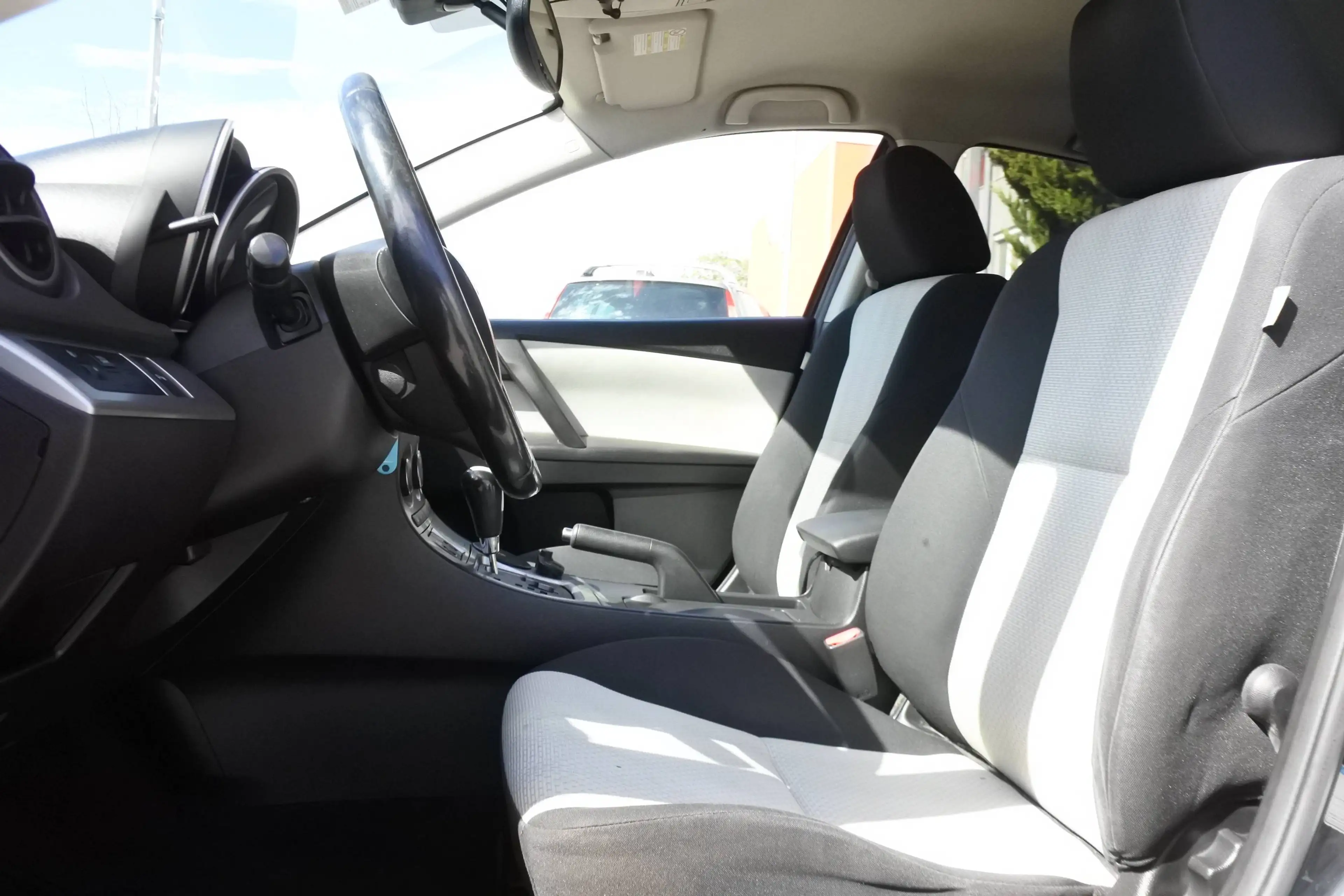 Mazda 3 2.0 Automatik/ PICKERL 11/2027 — photo 13