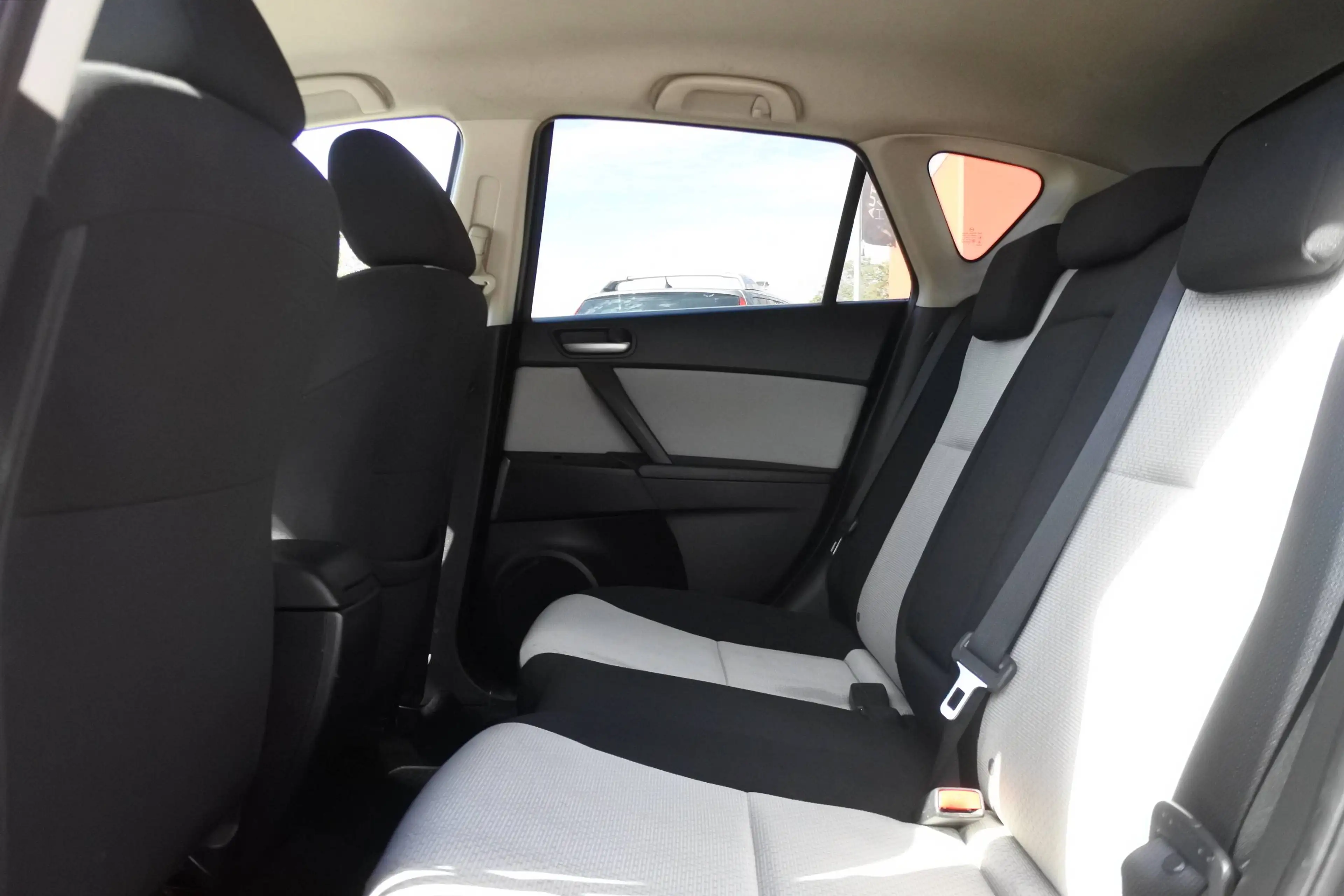 Mazda 3 2.0 Automatik/ PICKERL 11/2027 — photo 14