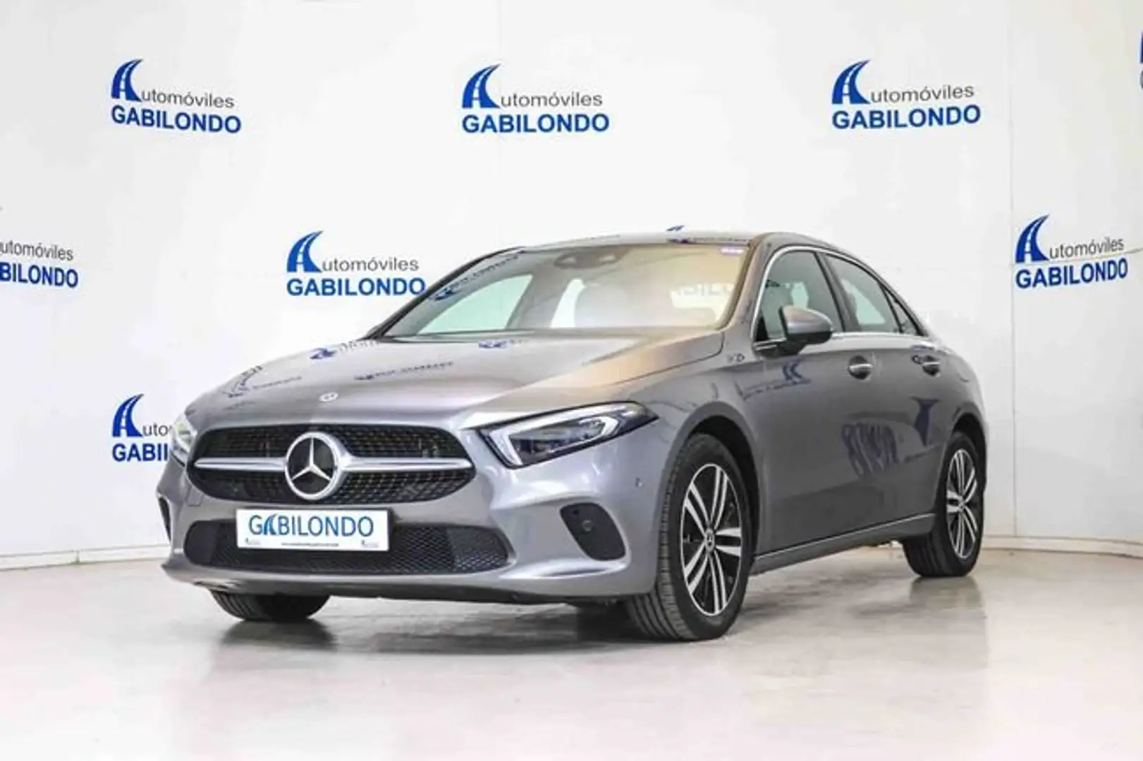 Mercedes-Benz A 250 e Sedán Gris - 1