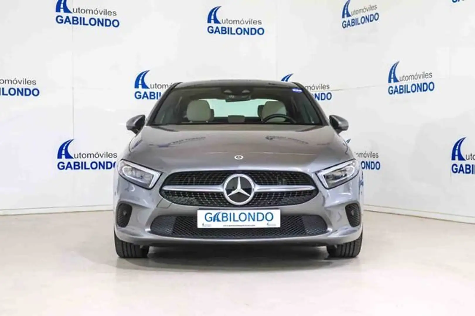 Mercedes-Benz A 250 e Sedán Gris - 2