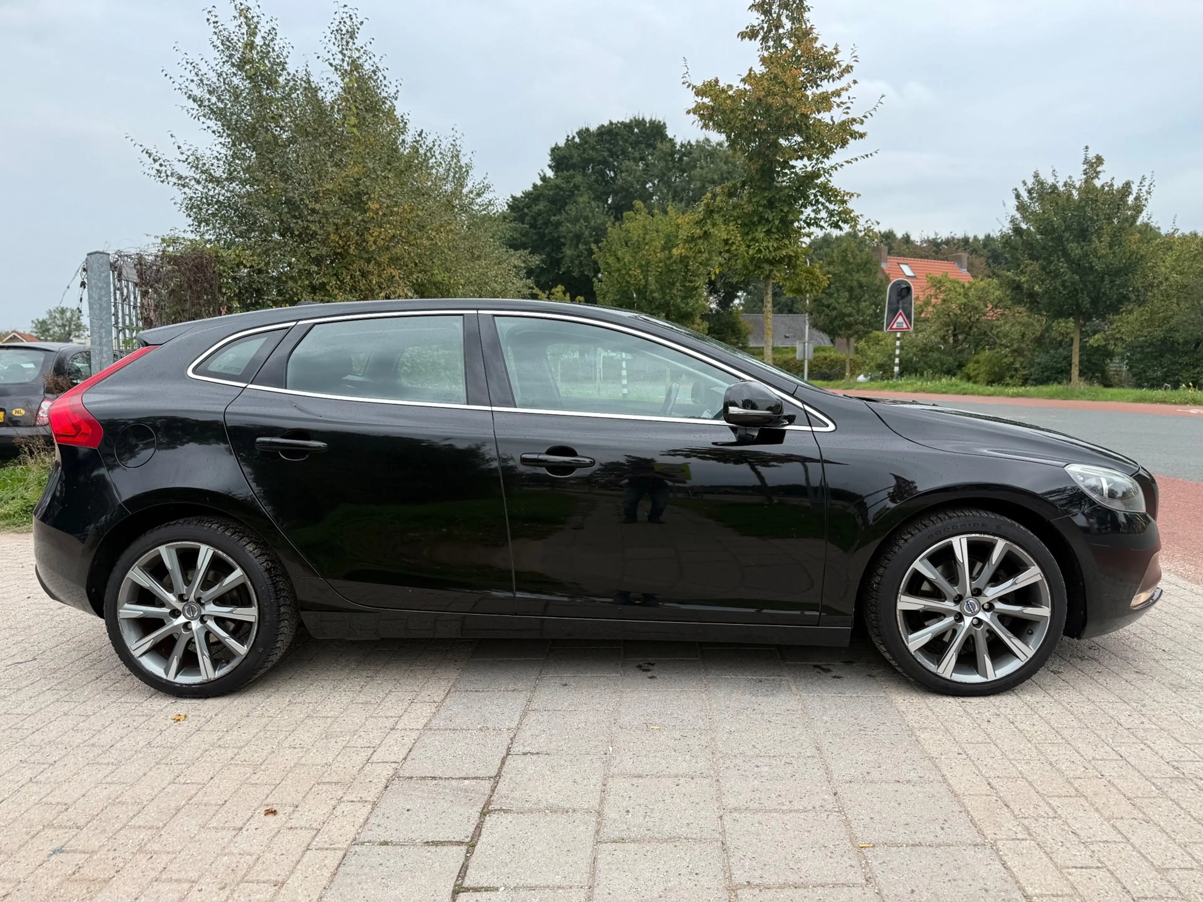 Volvo V40 1.6 T3 Momentum AIRCO CRUISE NAVI PDC TREKHAAK — photo 7