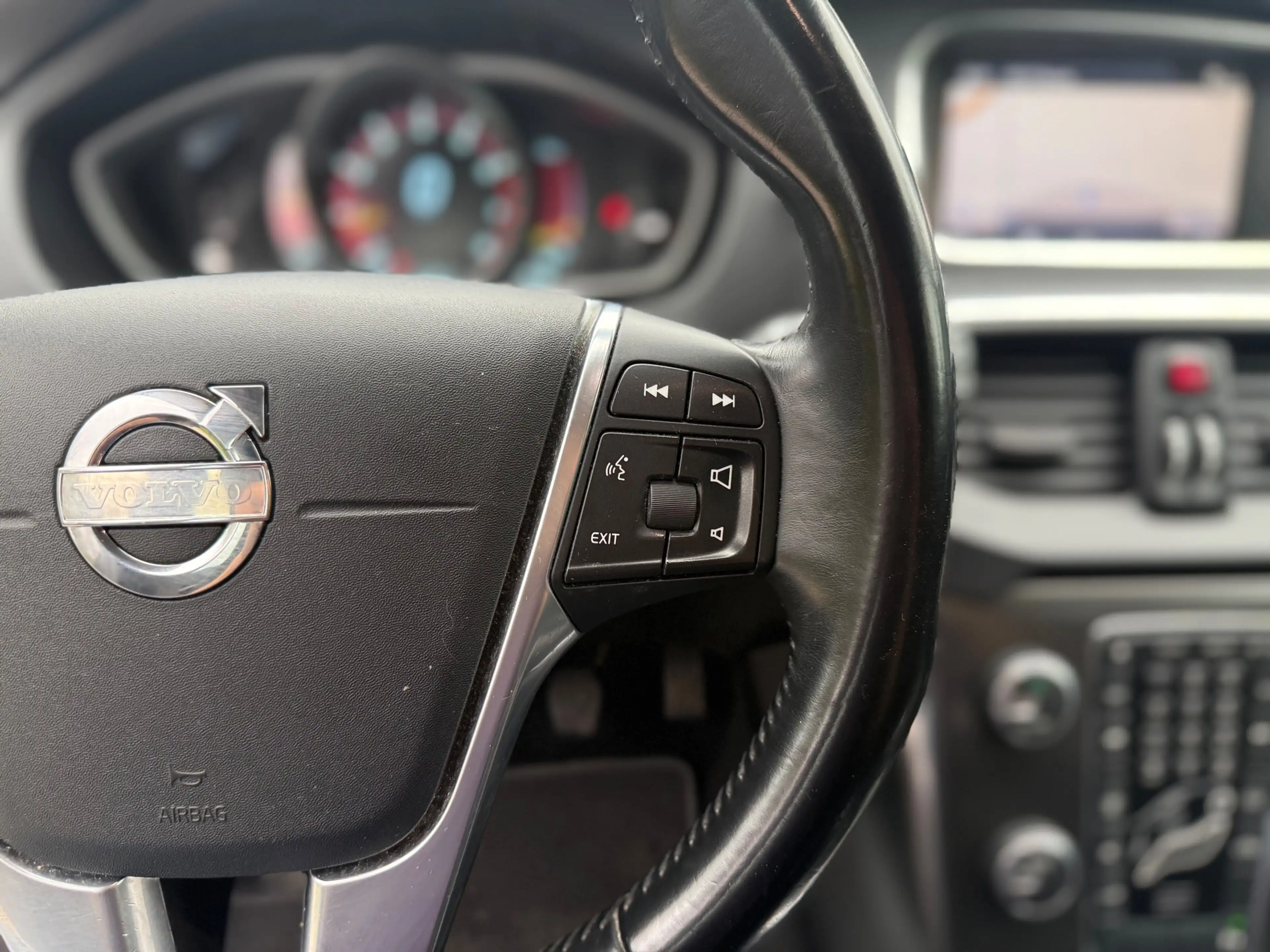 Volvo V40 1.6 T3 Momentum AIRCO CRUISE NAVI PDC TREKHAAK — photo 13