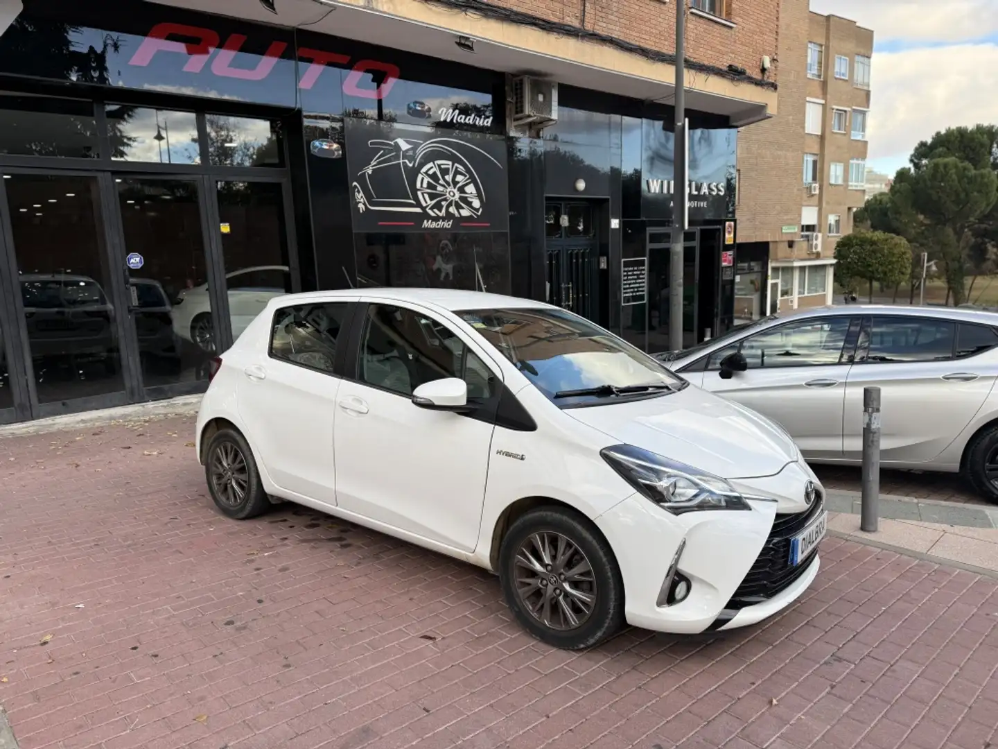 Toyota Yaris 100H 1.5 Active Tech Blanco - 2