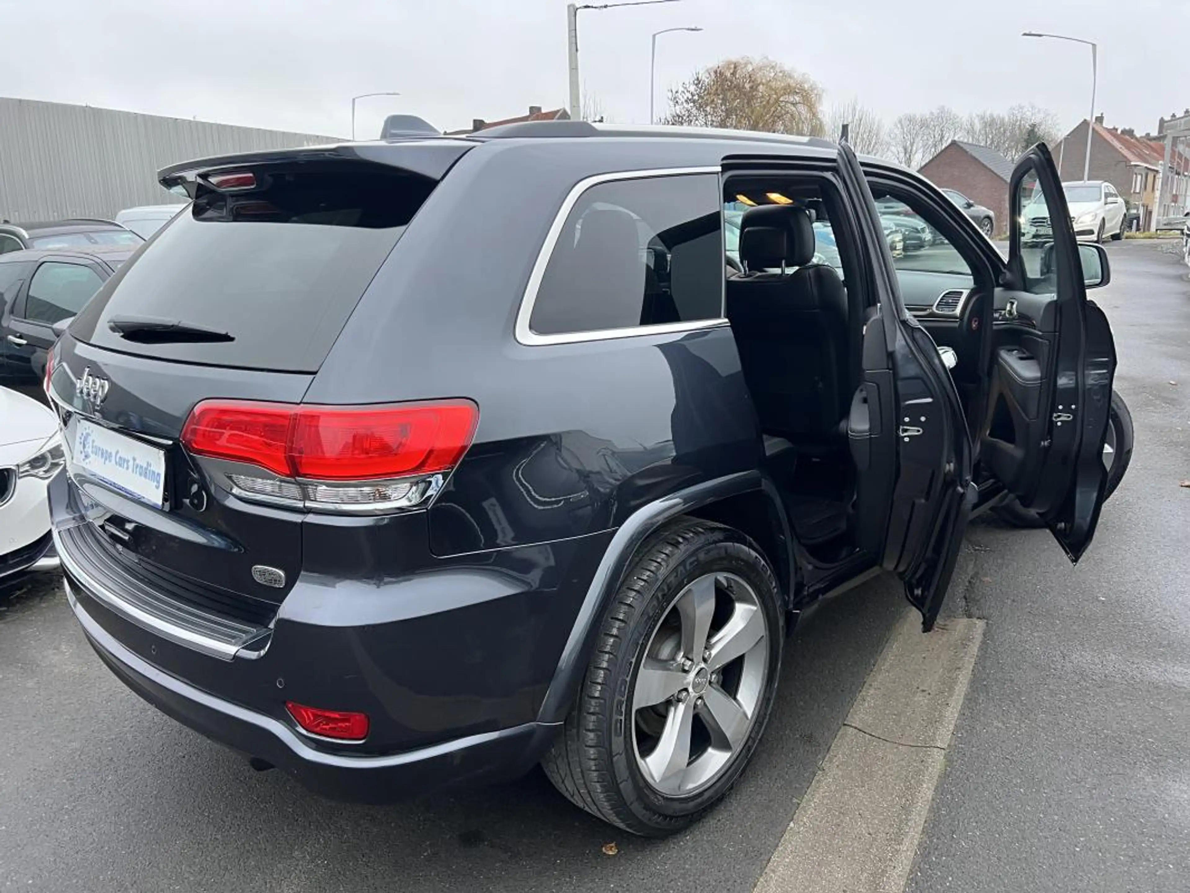 Jeep Grand Cherokee OVERLAND 4X4 3.0 V6 190CH 1ÈRE MAIN BOITE AUTO TOIT PANO CUIR GAR 12M — photo 3