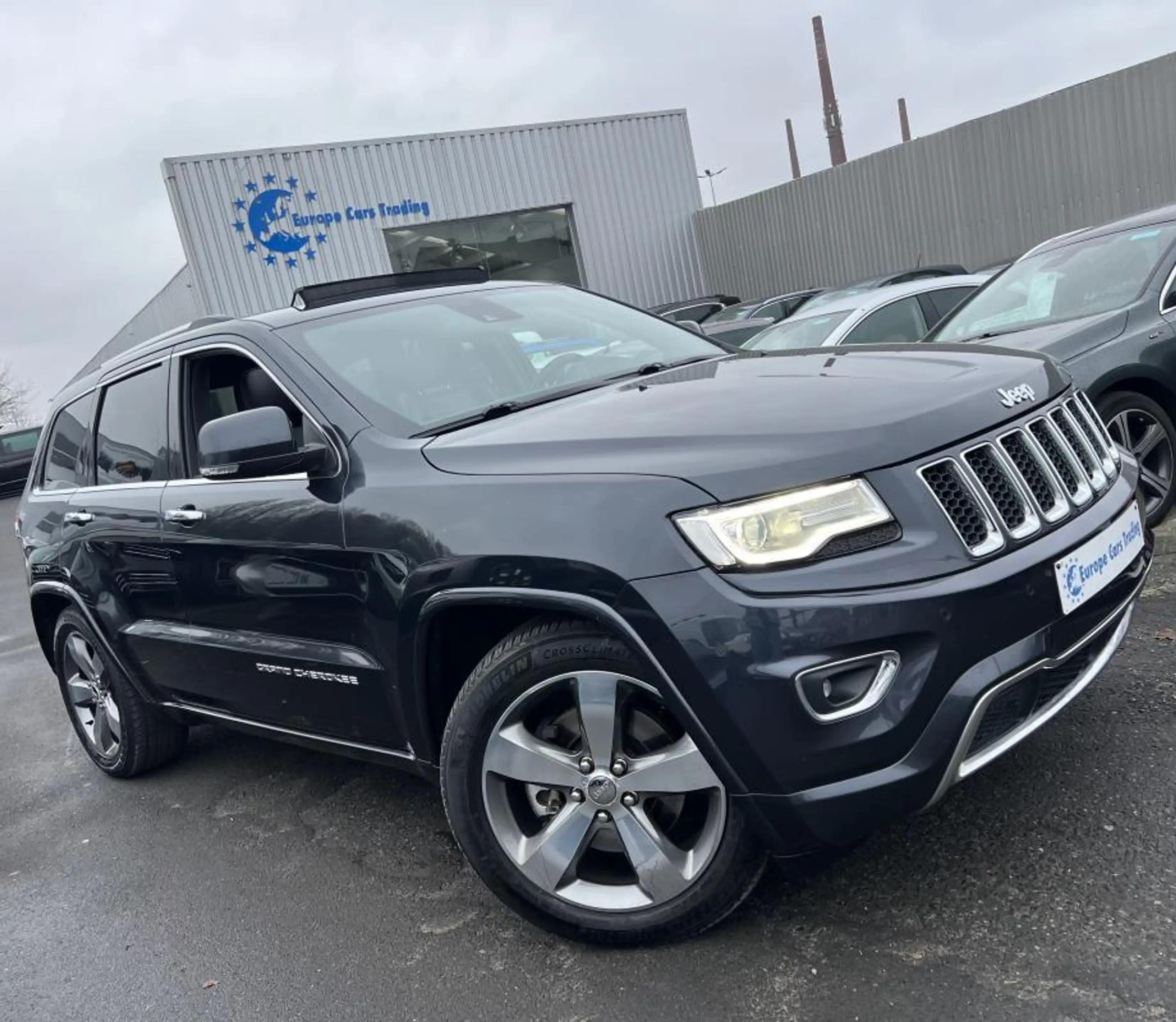 Jeep Grand Cherokee OVERLAND 4X4 3.0 V6 190CH 1ÈRE MAIN BOITE AUTO TOIT PANO CUIR GAR 12M — photo 4