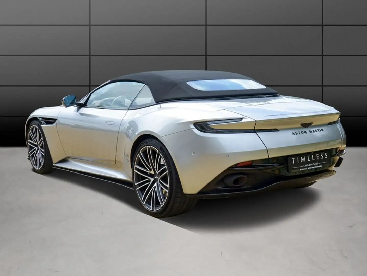 Aston Martin DB12 Volante Plateado - 2