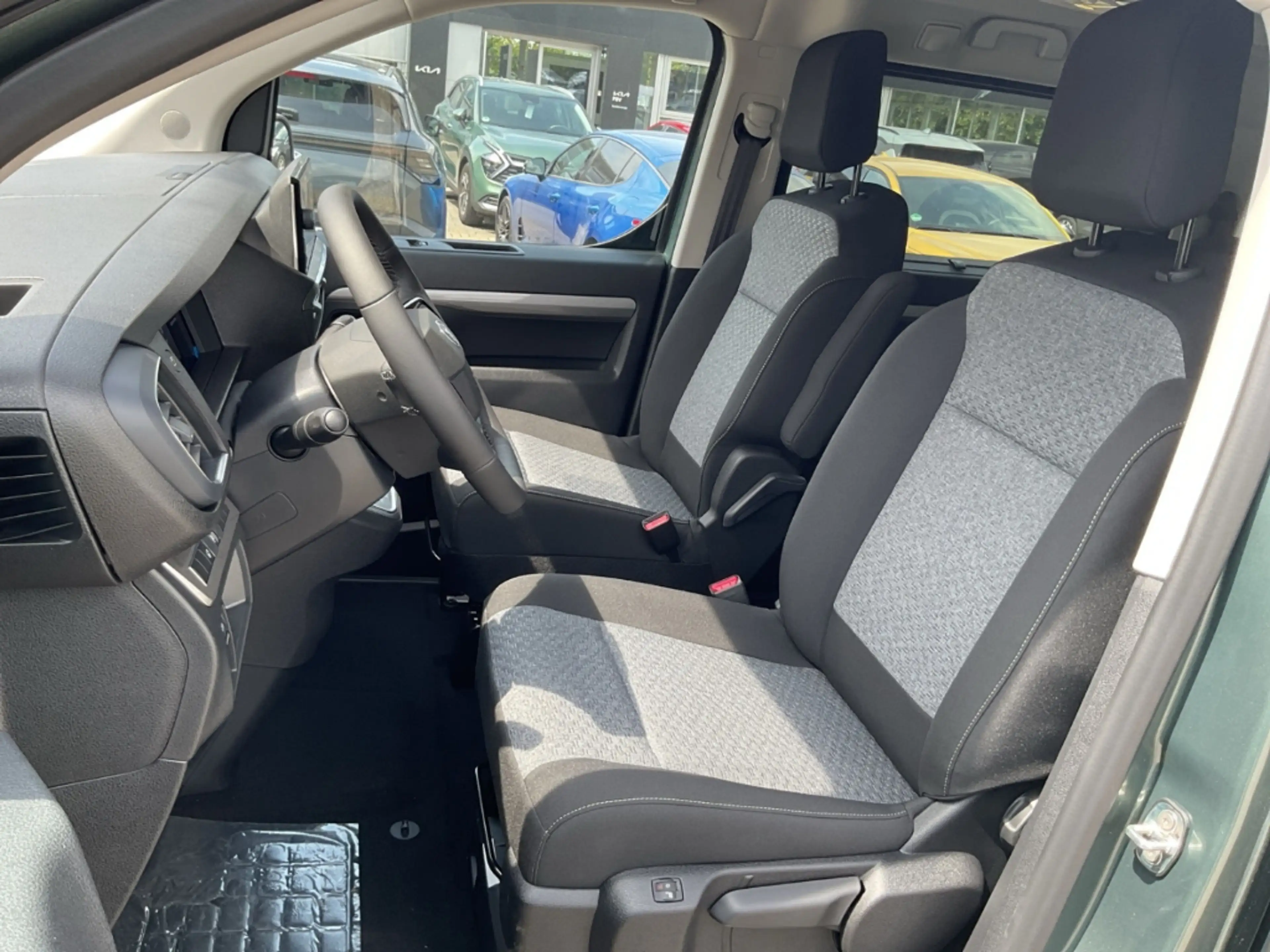 Toyota Proace Verso L2 Teamplayer Anhängerkupplung Navi LED ACC — photo 8