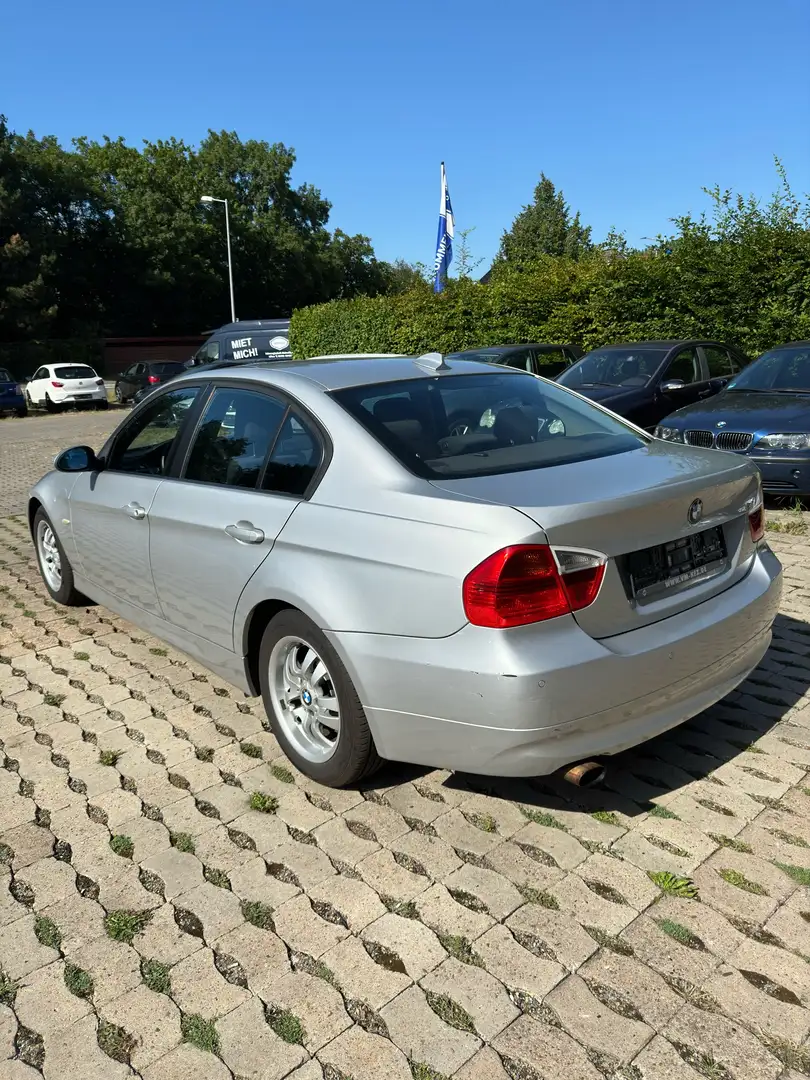 BMW 318 318i Gris - 2