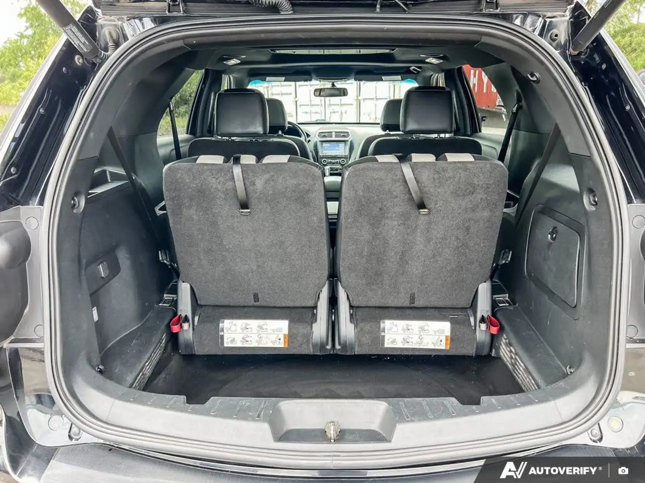 Ford Explorer photo Ford Explorer