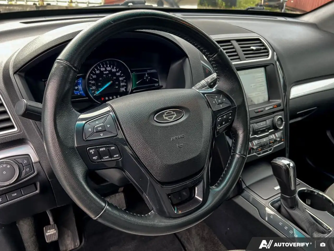 Ford Explorer photo Ford Explorer