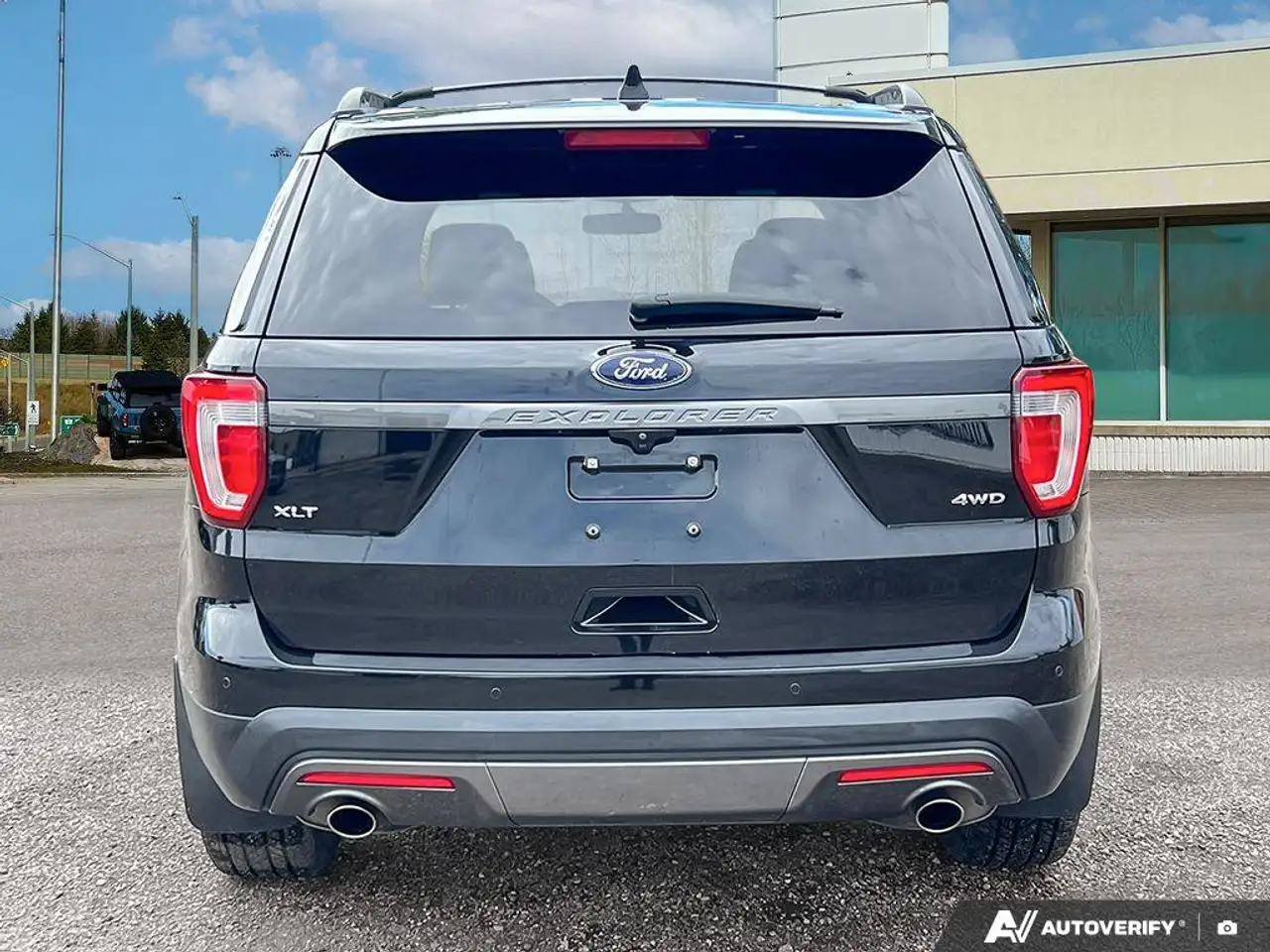 Ford Explorer photo Ford Explorer