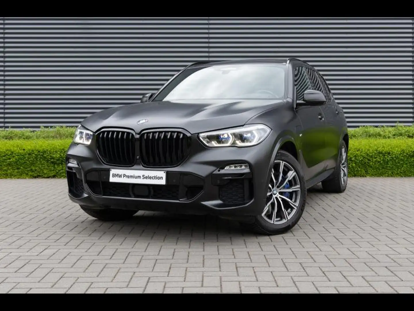 BMW X5 xDrive45e Special Request Ind. Frozen Black Metall Zwart - 1