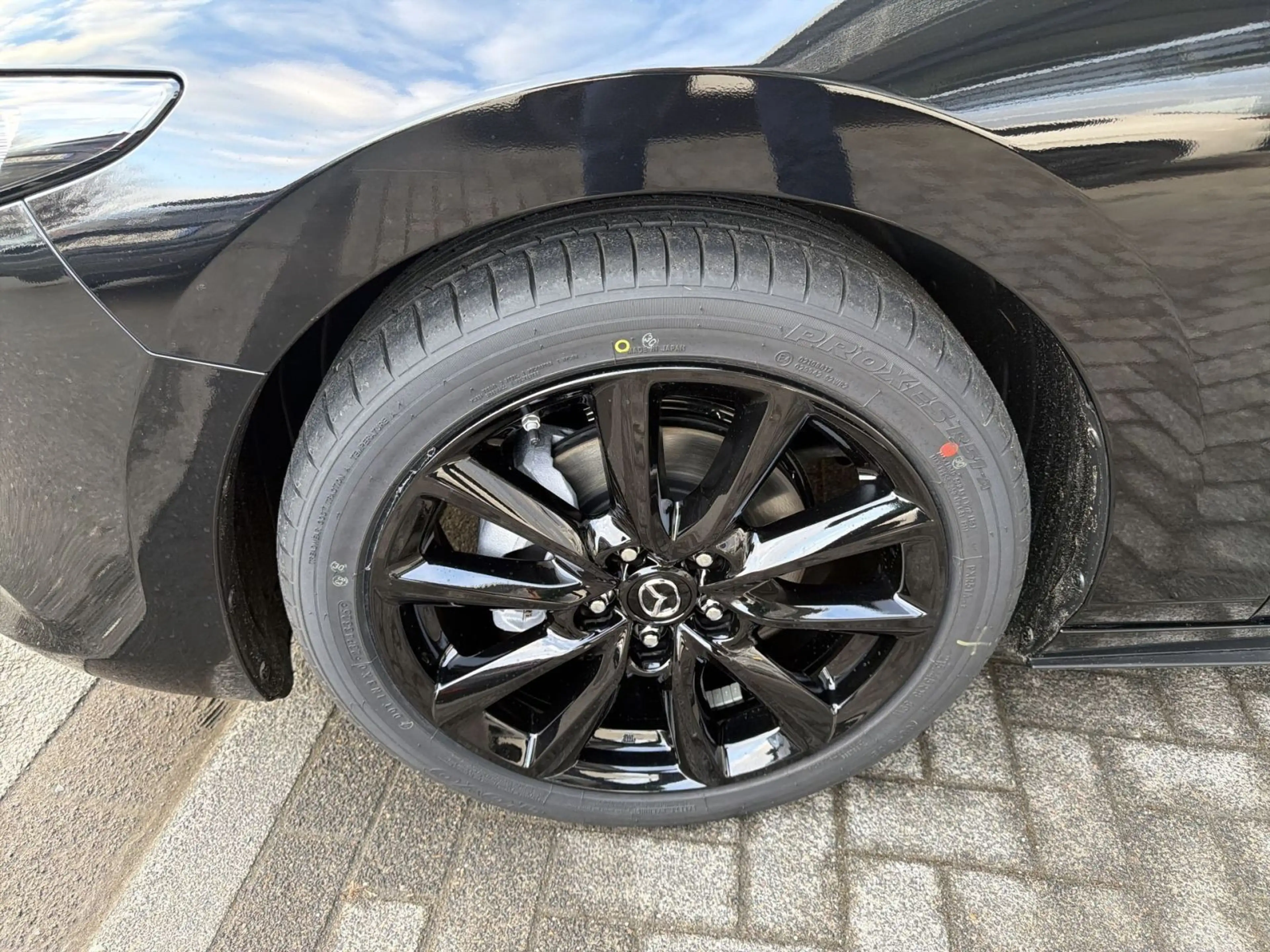 Mazda 3 2.5L e-SKYACTIV G 140ps 6MT Homura — photo 11