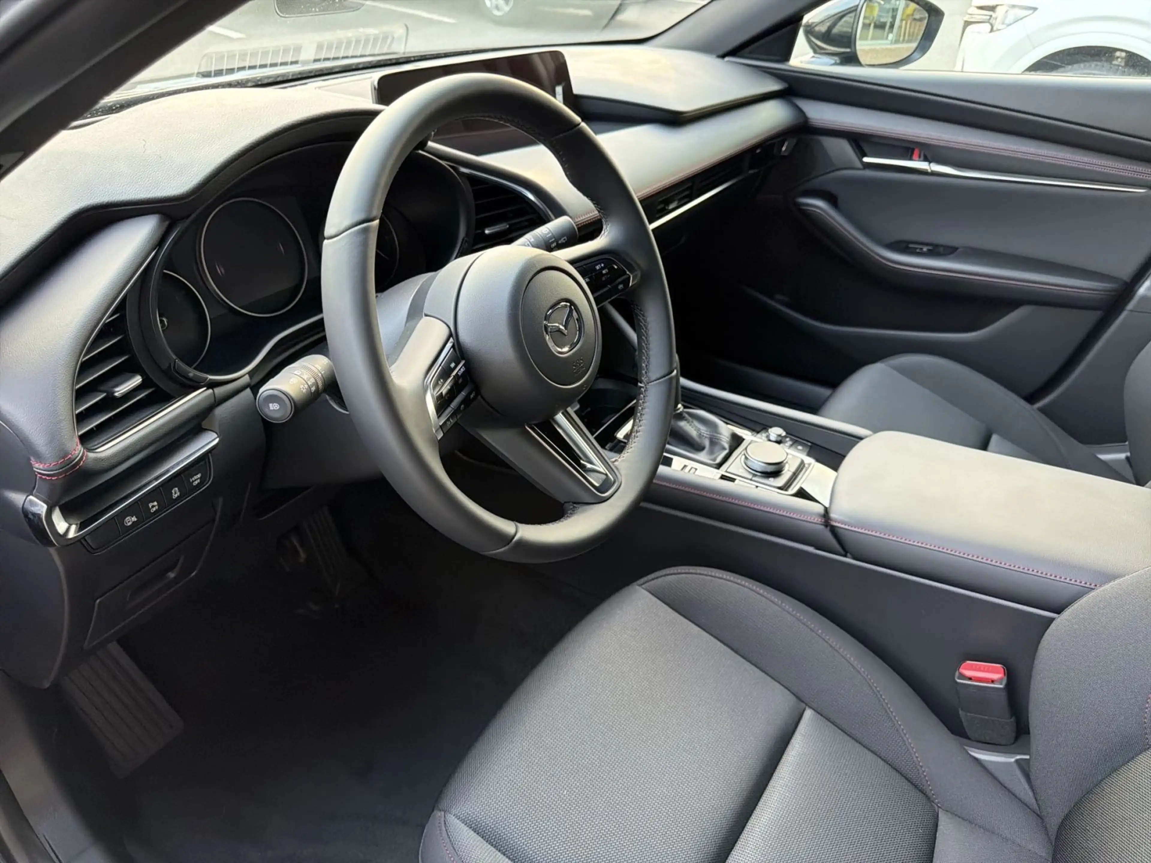 Mazda 3 2.5L e-SKYACTIV G 140ps 6MT Homura — photo 12