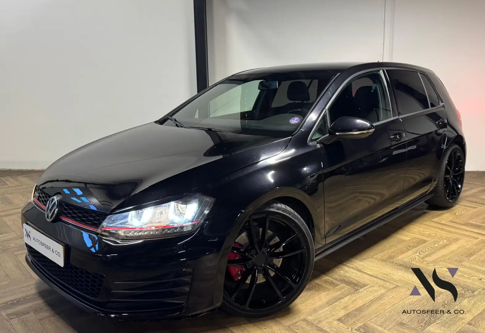Volkswagen Golf GTI 2.0 TSI Performance ACC DSG Zwart - 1