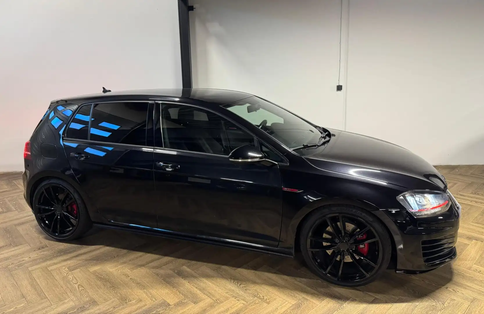 Volkswagen Golf GTI 2.0 TSI Performance ACC DSG Zwart - 2