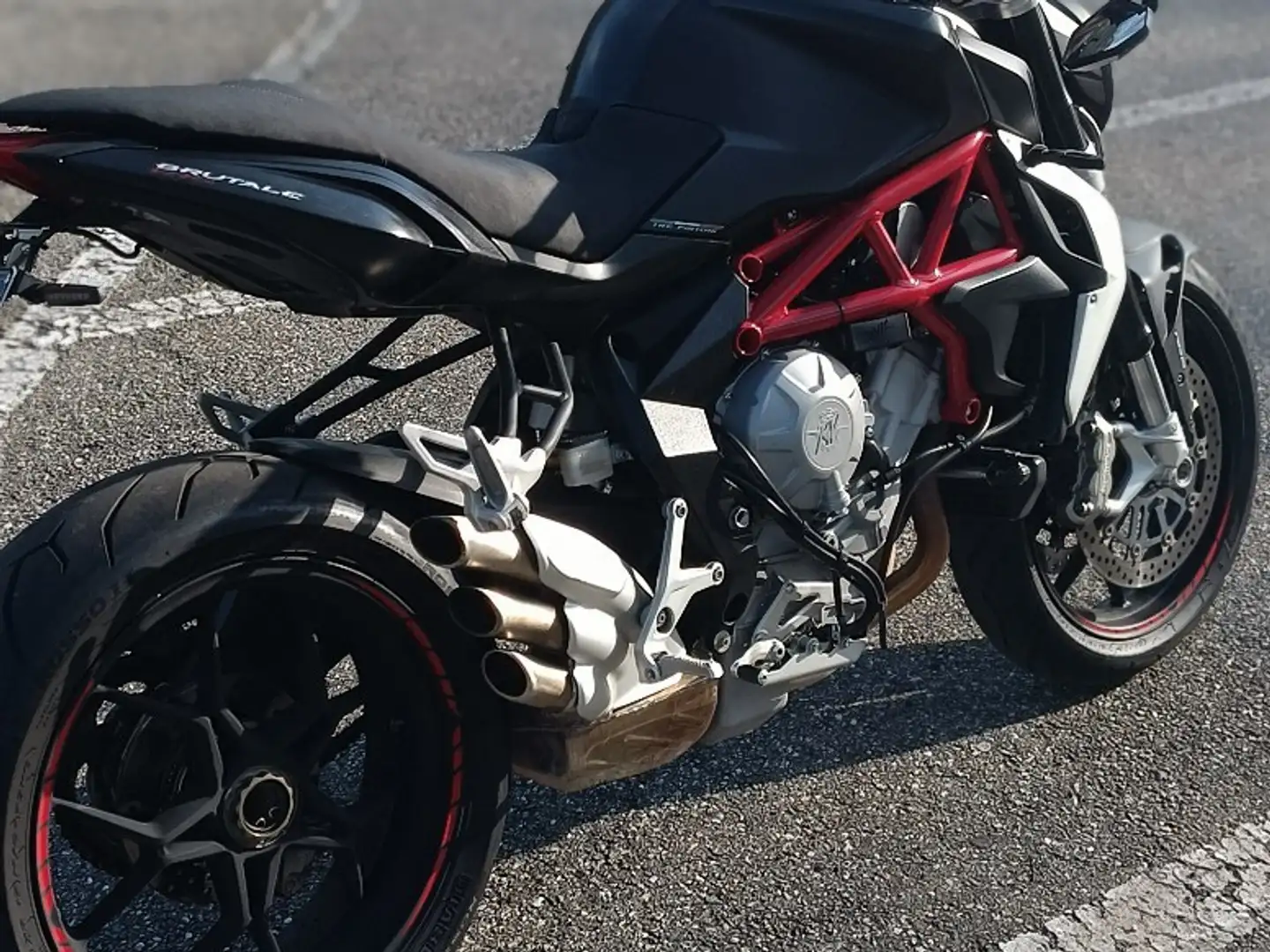 MV Agusta Brutale 675 EAS ABS Schwarz - 2