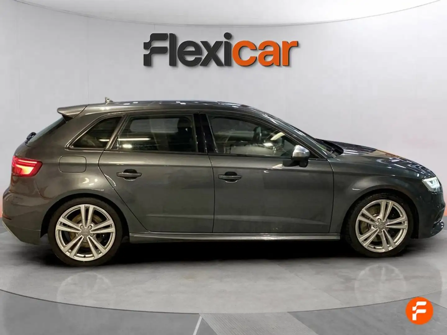 Audi A3 2.0 TFSI S3 quattro S tronic Sportback Grijs - 2