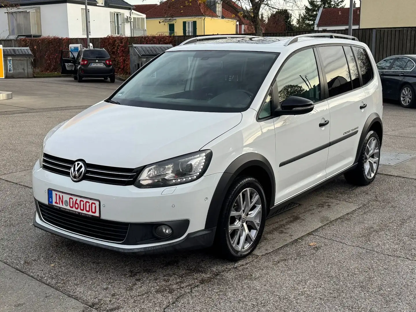 Volkswagen Touran Cross*Automatik*Leder*7 Sitzer*Navi*SHZ* Weiß - 2