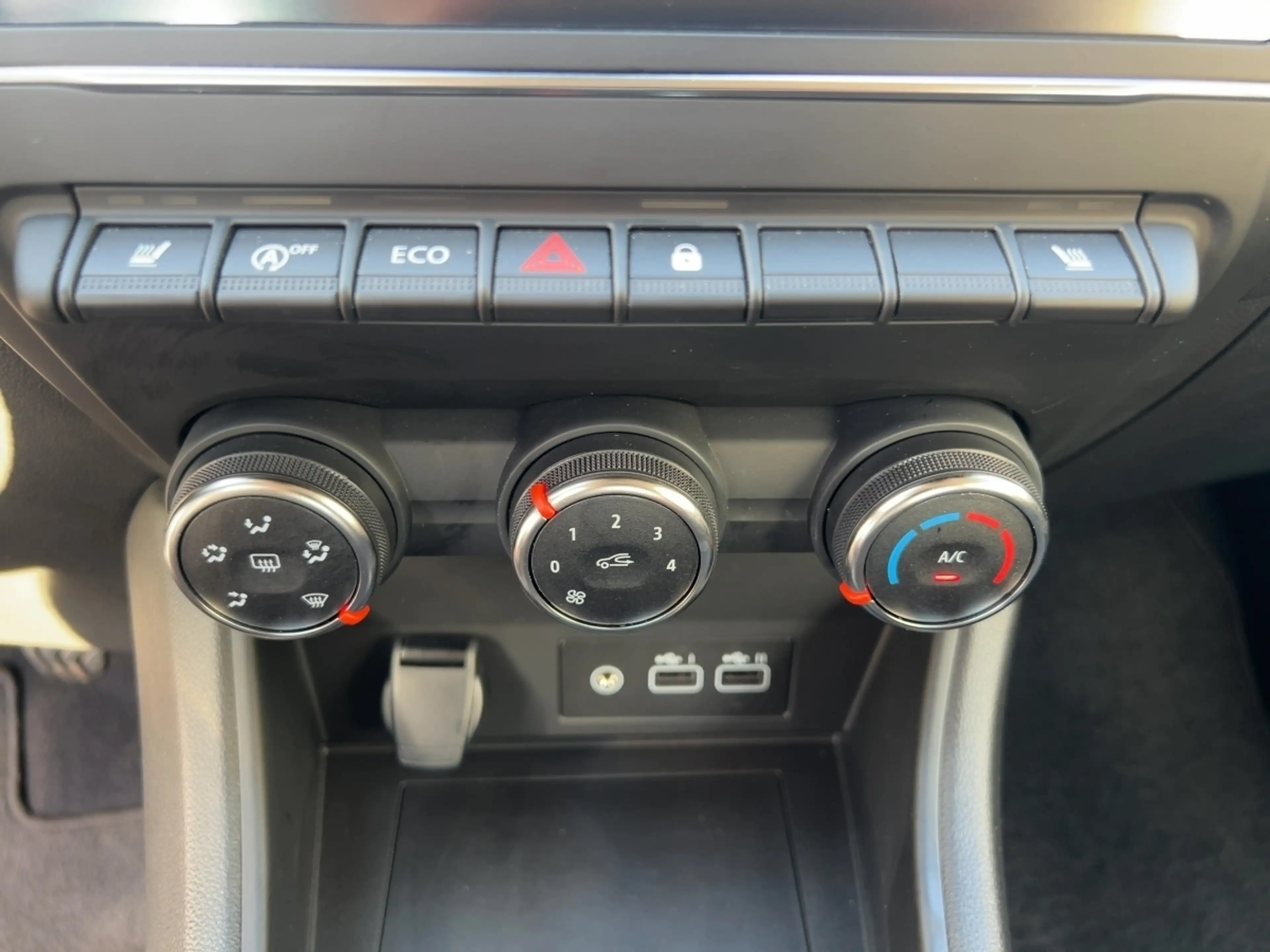 Renault Captur 1.3 TCe 140 Evolution — photo 13