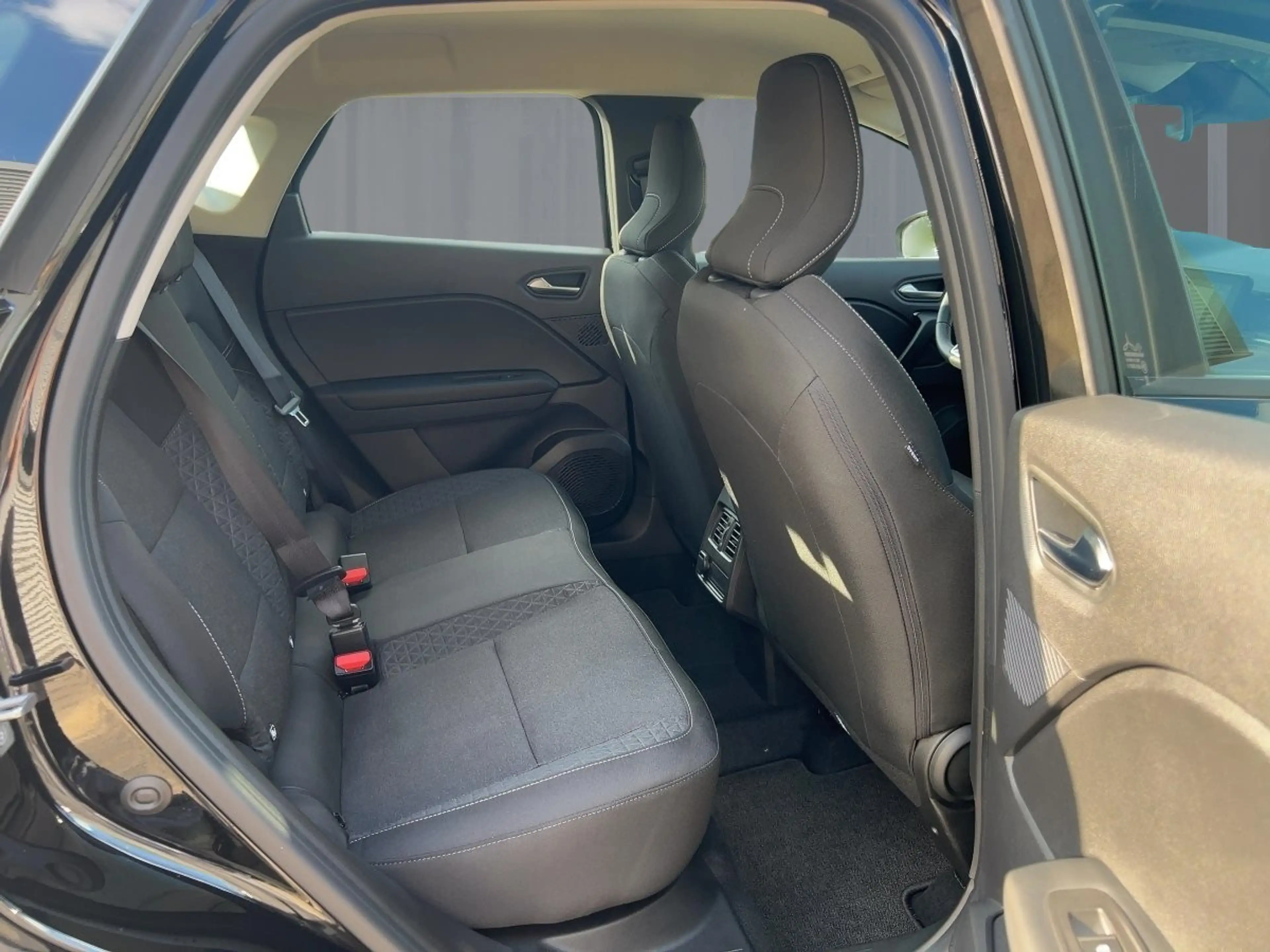 Renault Captur 1.3 TCe 140 Evolution — photo 9