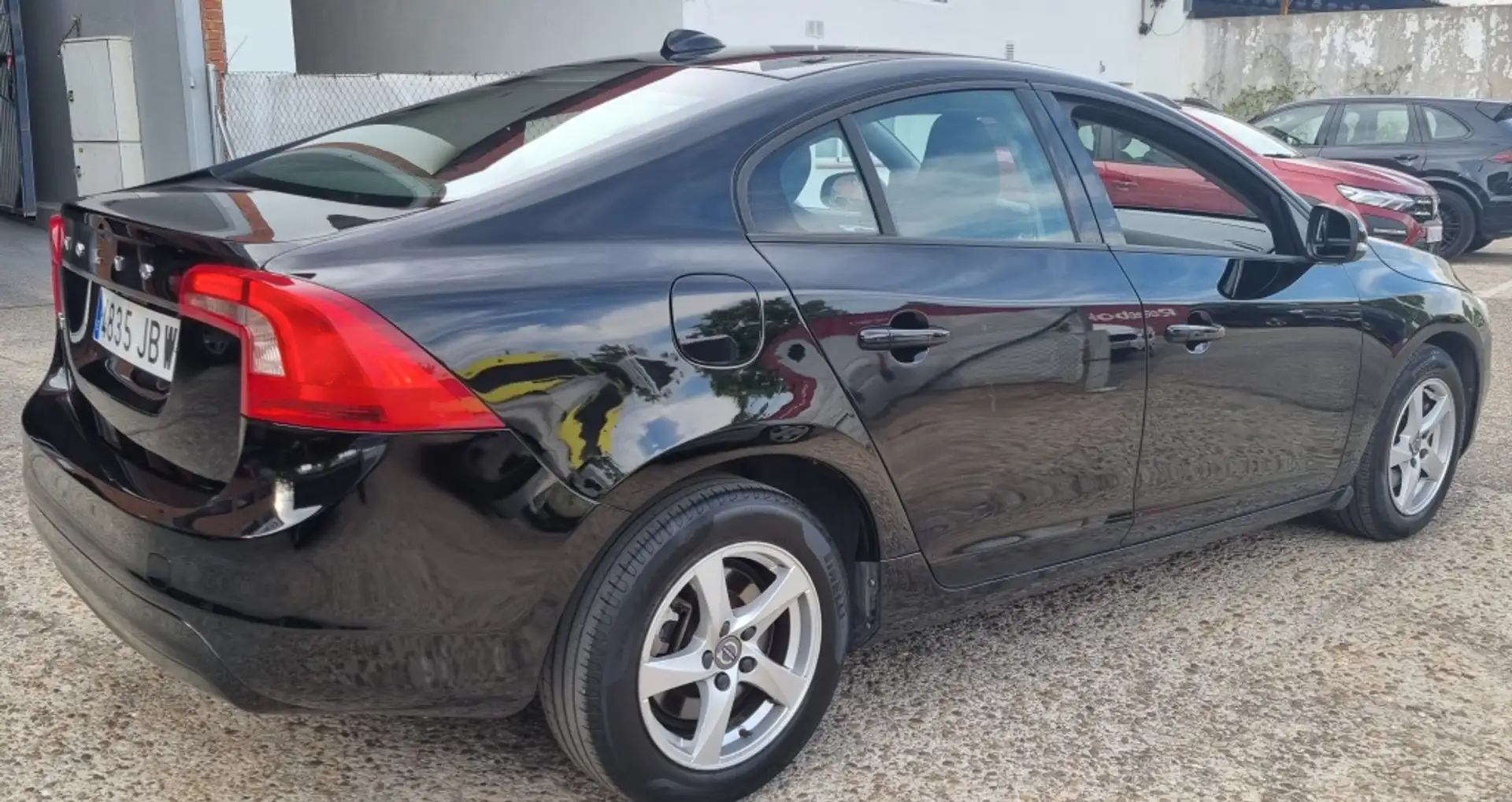 Volvo S60 D2 Kinetic Negro - 2