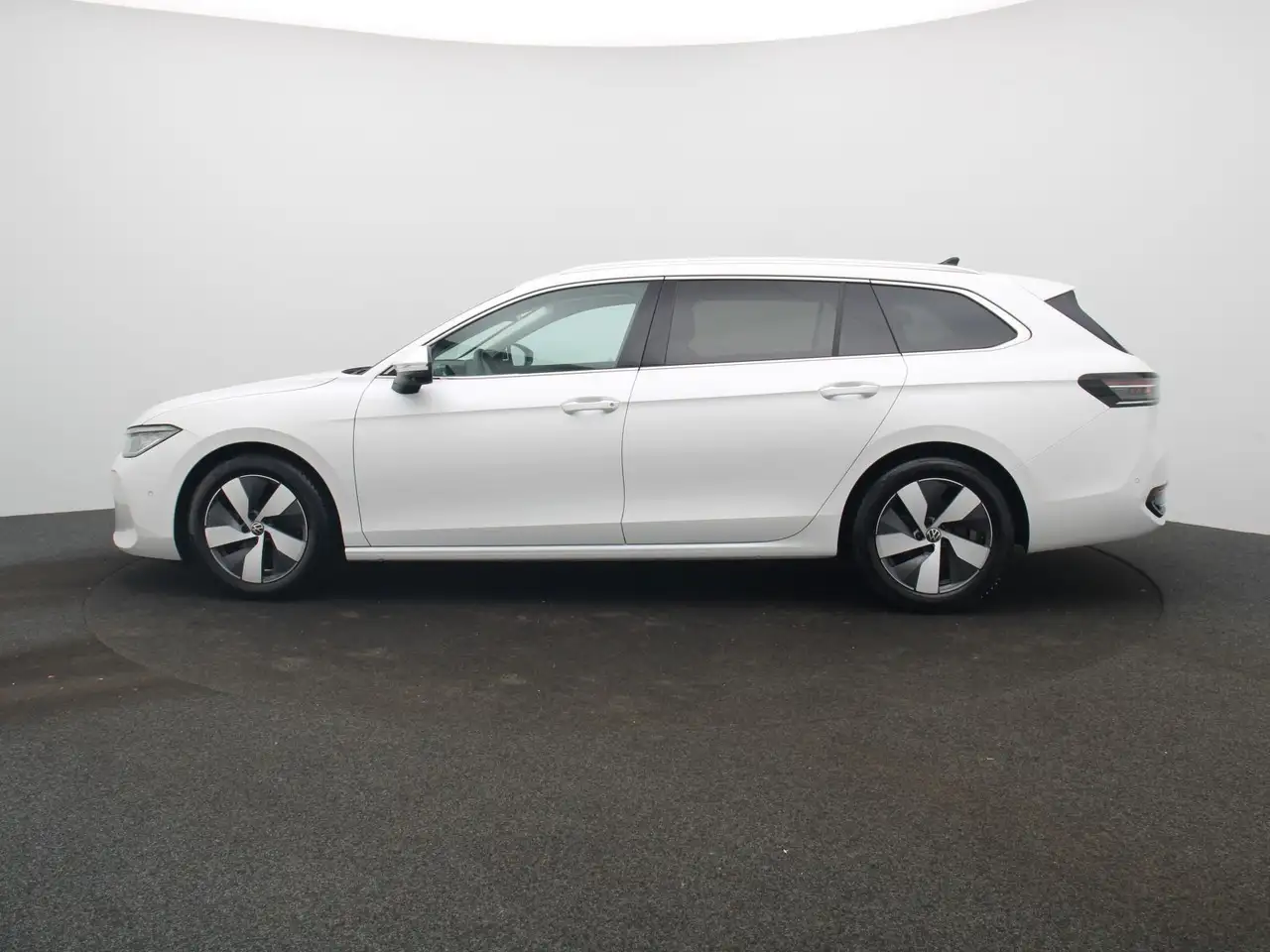Volkswagen Passat Variant Elegance 2.0TDI DSG / Matrix, AHK 5