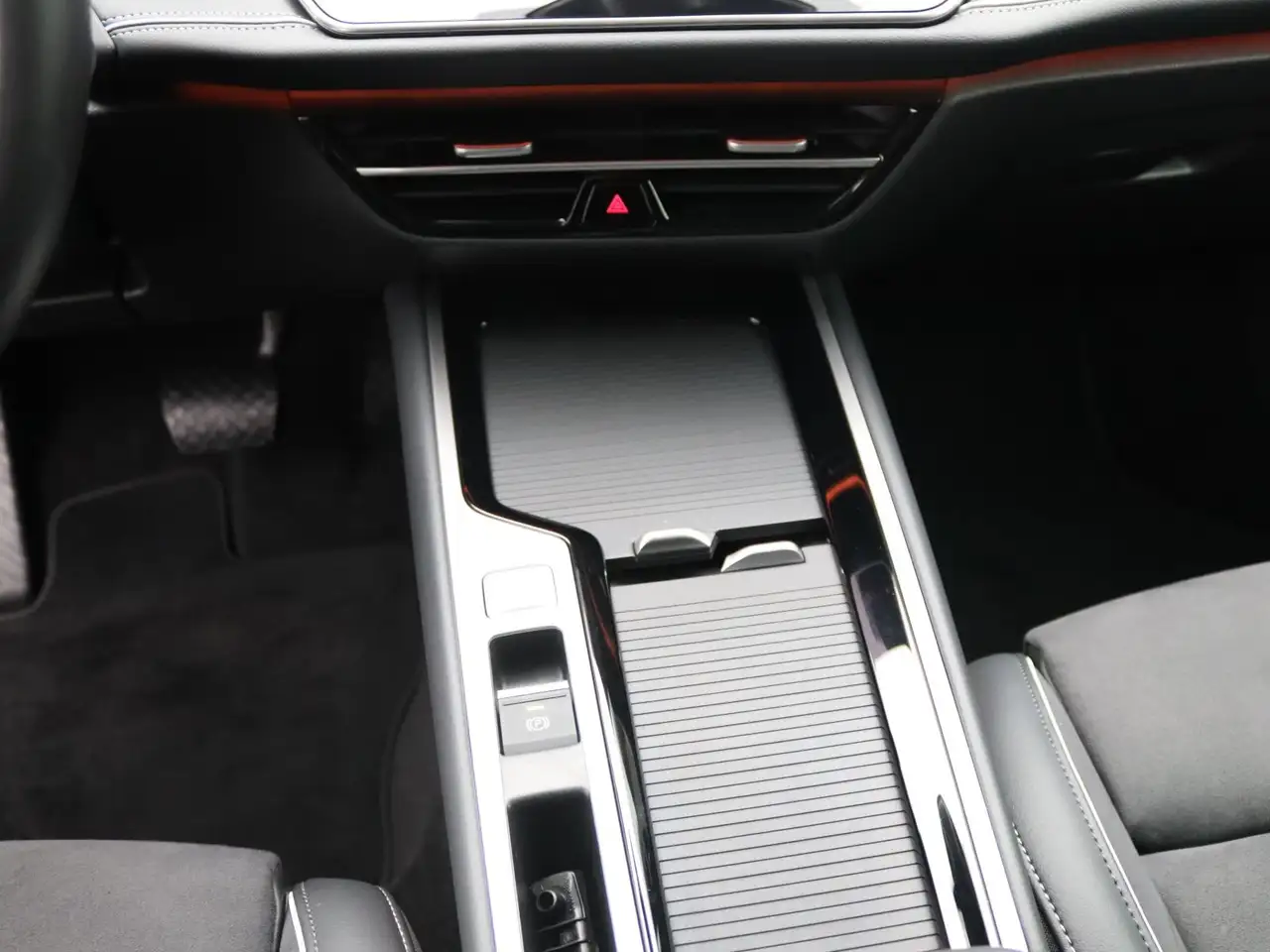 Volkswagen Passat Variant Elegance 2.0TDI DSG / Matrix, AHK 15