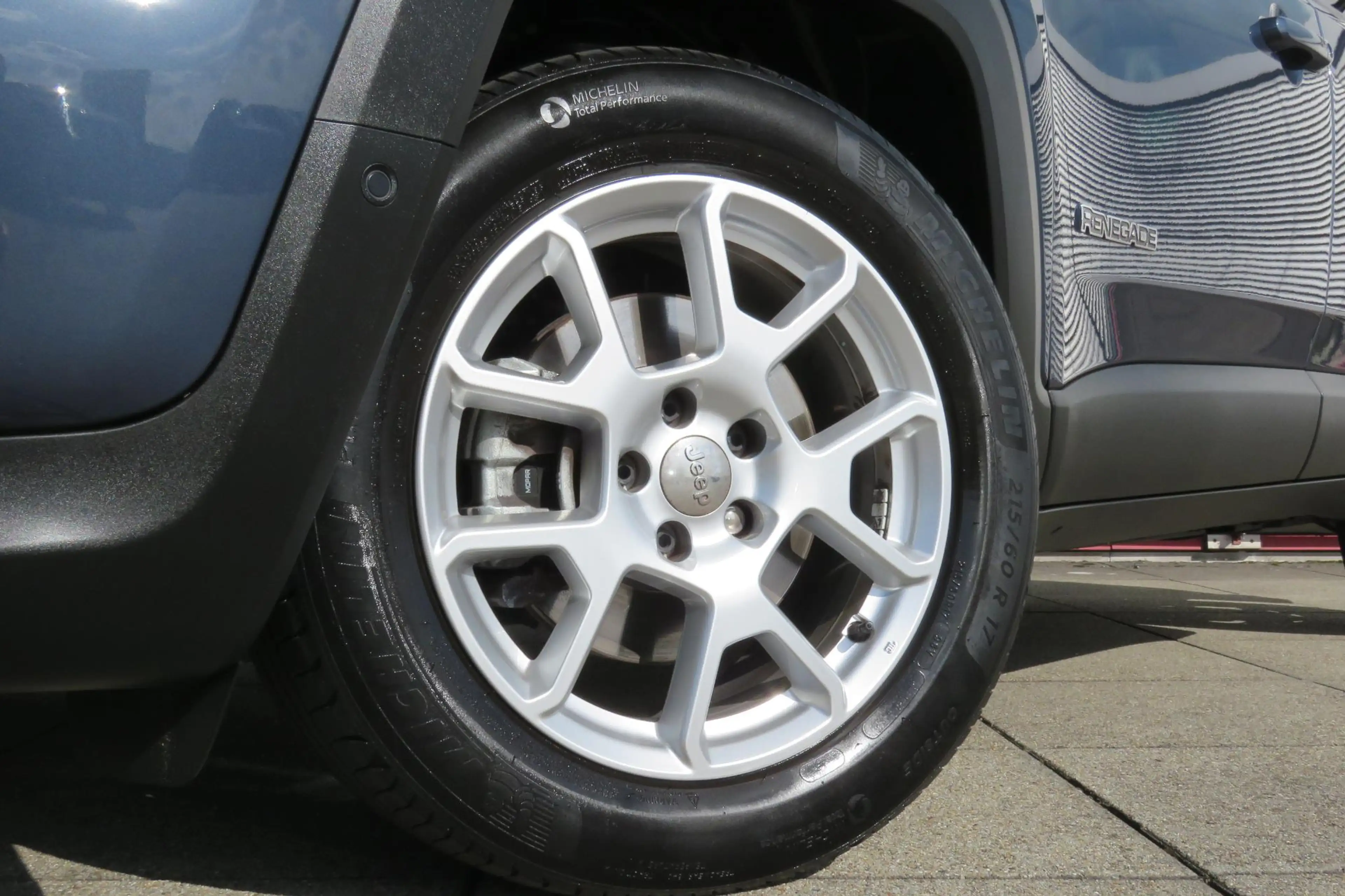 Jeep Renegade 1.3T DDCT Limited | Achteruitrijcamera | Schuif/Ka — photo 4