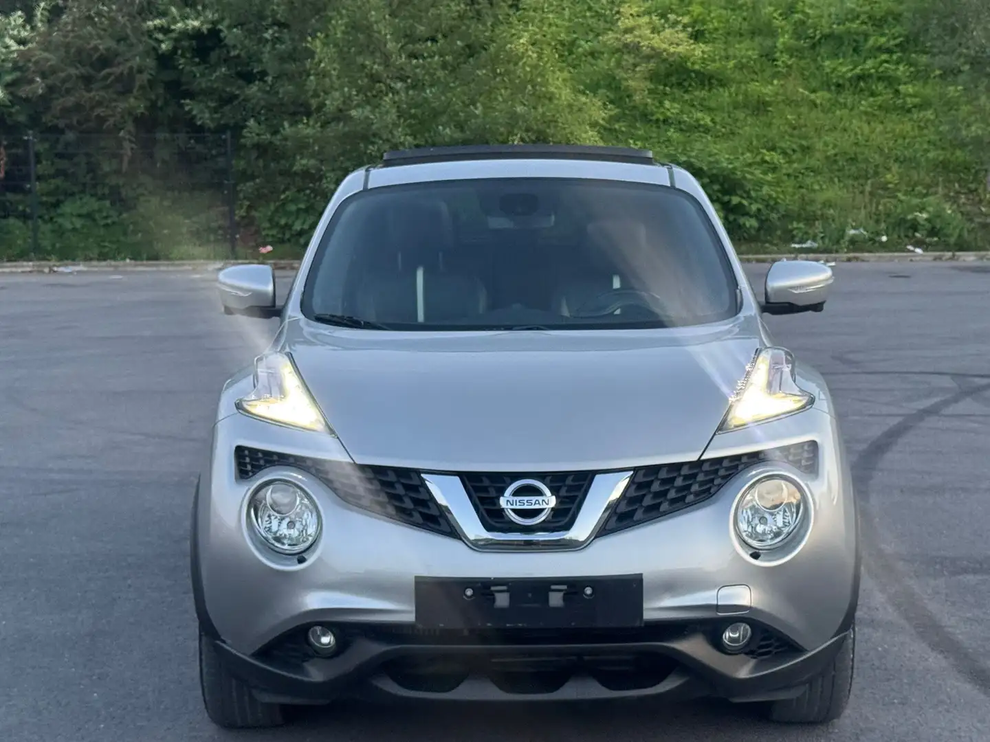 Nissan Juke Juke 1.2 DIG-T 2WD Business Edition Grijs - 2