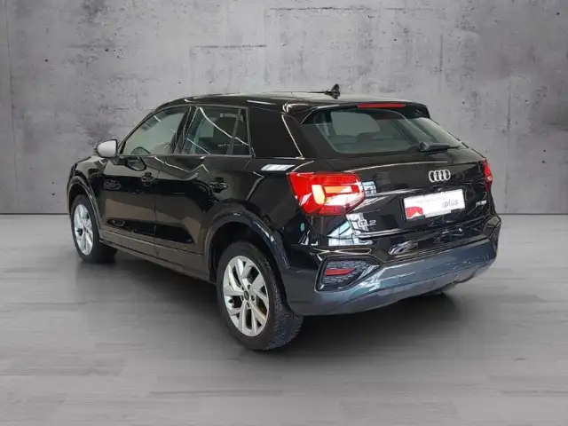 Audi Q2 view 5
