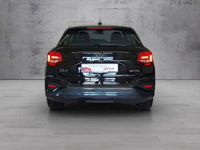 Audi Q2 view 6