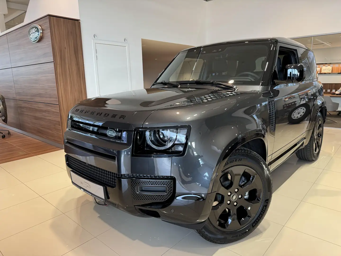 Land Rover Defender 90 D250 X-Dynamic SE Grijs - 1