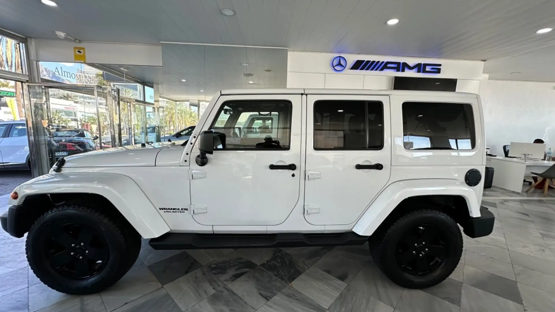 Jeep Wrangler Unlimited 2.8CRD Sahara Aut. Blanco - 2