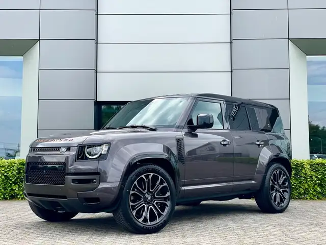 Land Rover Defender 4.4 P635 110 Octa