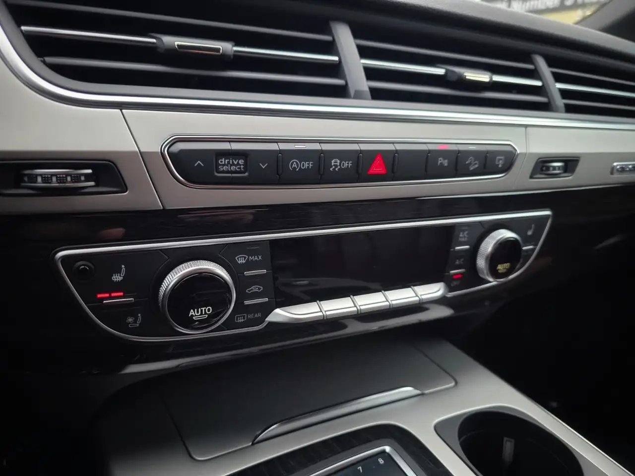 Audi Q7 снимка Audi Q7