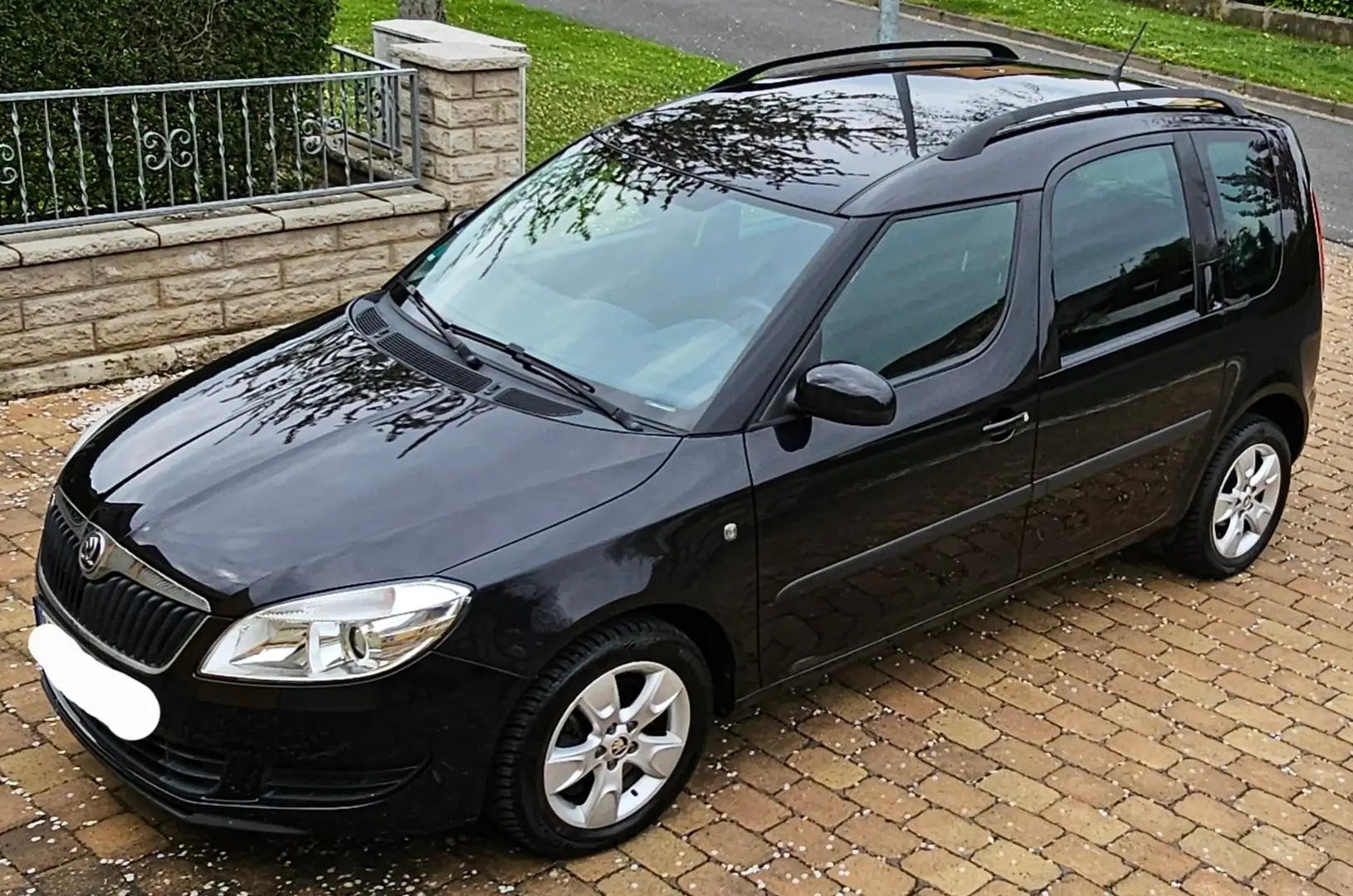 Skoda Roomster Roomster 1.2 TSI DSG Ambition Schwarz - 1