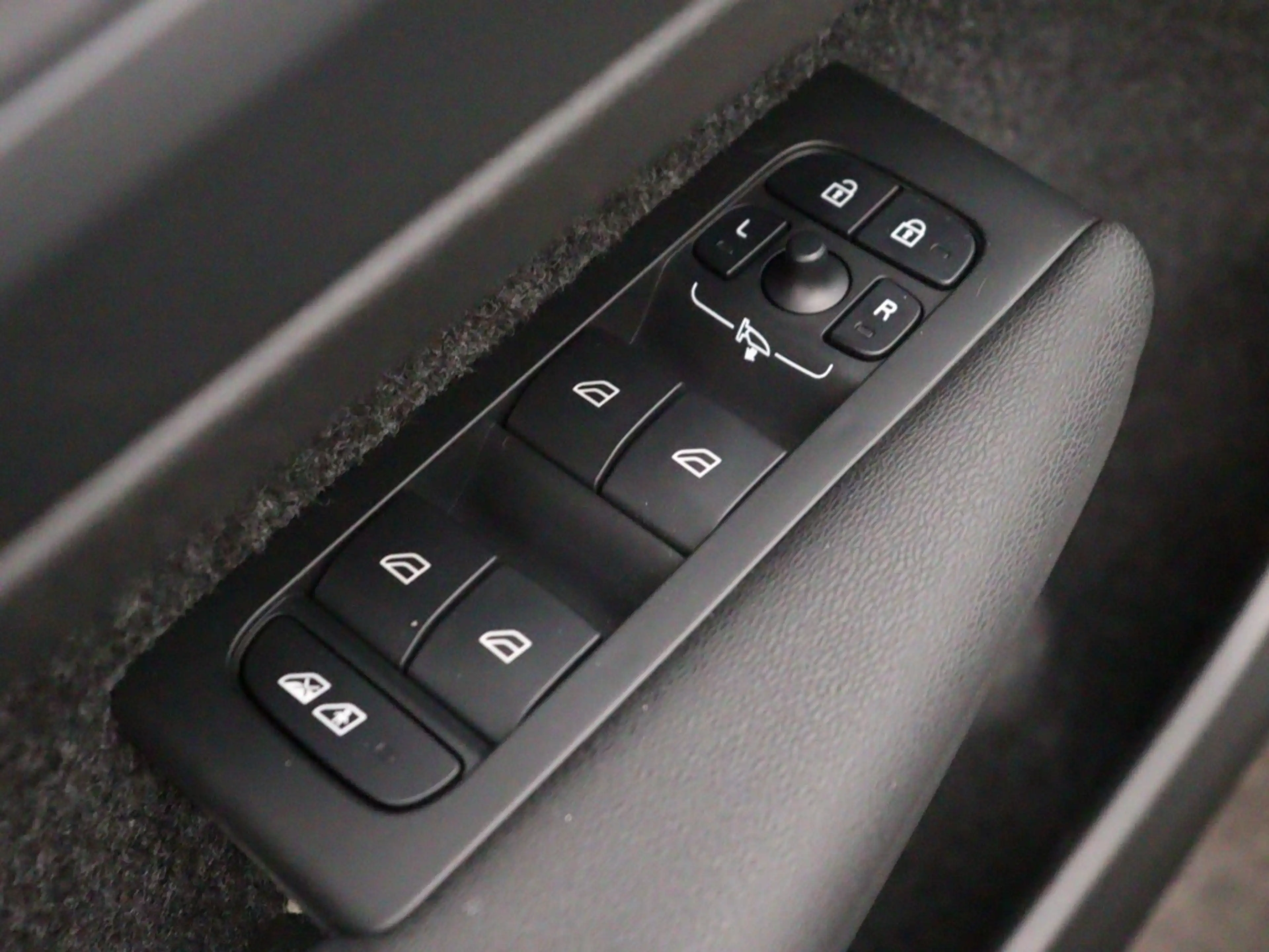 Volvo EX40 EXTENDED RANGE ULTRA 19INCH SCHUIFDAK TREKHAAK HAR — photo 12