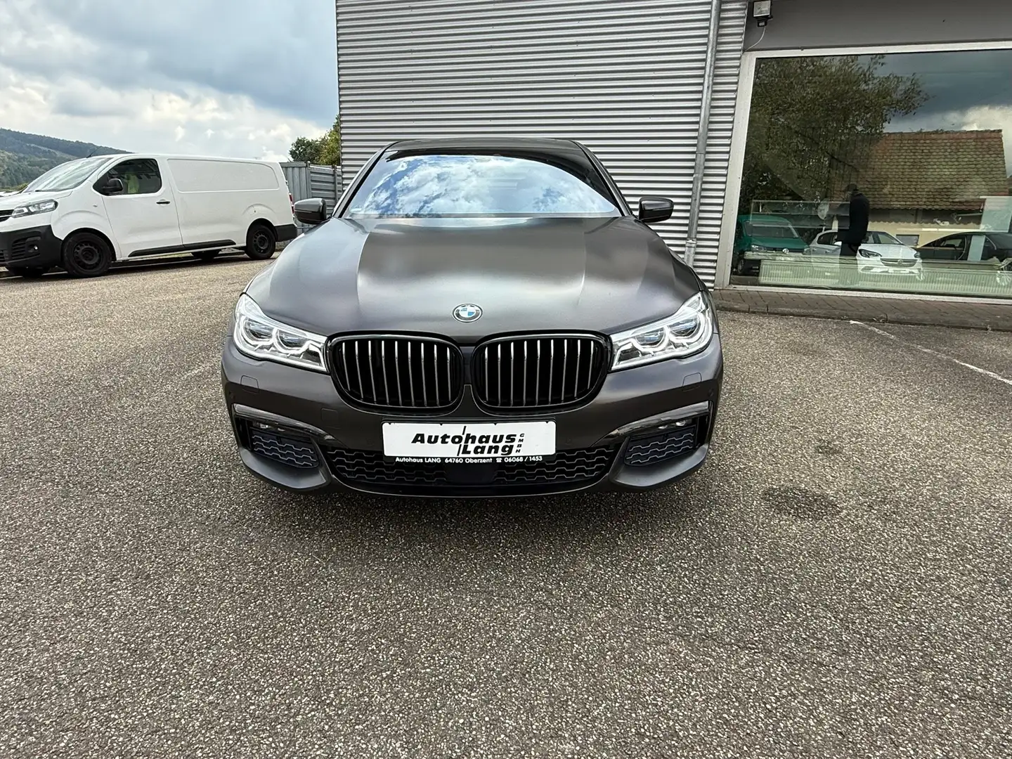 BMW 740 740 d xDrive Braun - 2