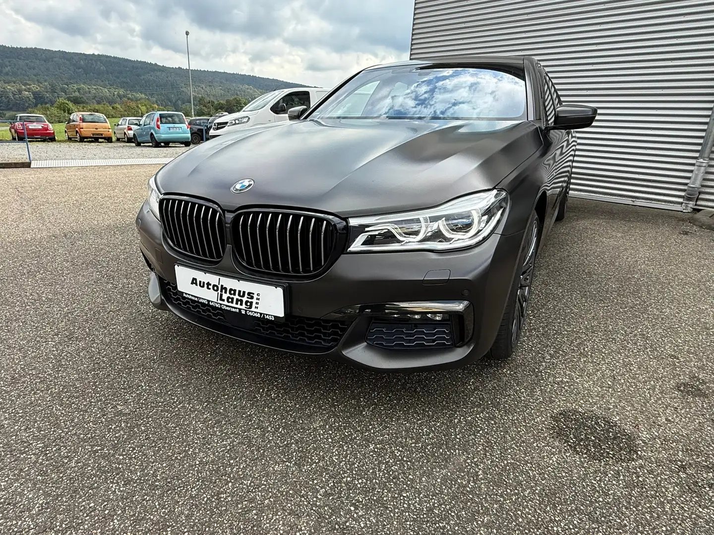 BMW 740 740 d xDrive Braun - 1
